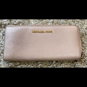 Michael Kors Women's Large 3-Quarter Zip Wallet